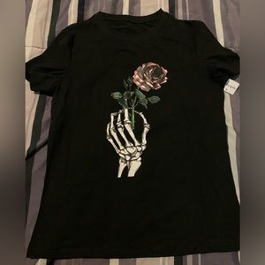 Never worn black graphic tee size medium